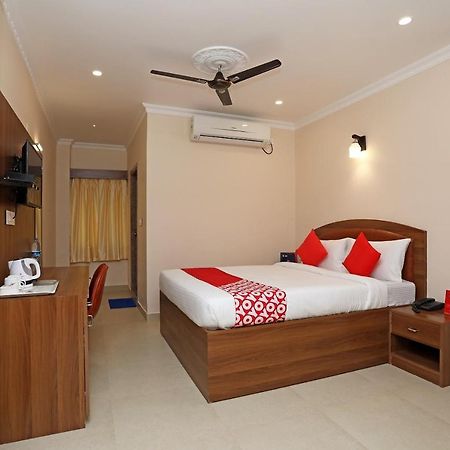 Oyo 13528 Kumud Plaza Hotel Bhubaneswar Bagian luar foto