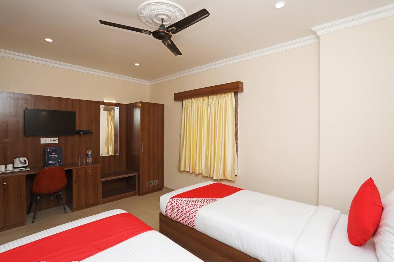 Oyo 13528 Kumud Plaza Hotel Bhubaneswar Bagian luar foto