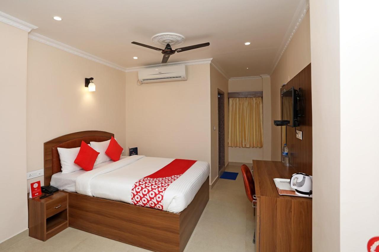 Oyo 13528 Kumud Plaza Hotel Bhubaneswar Bagian luar foto