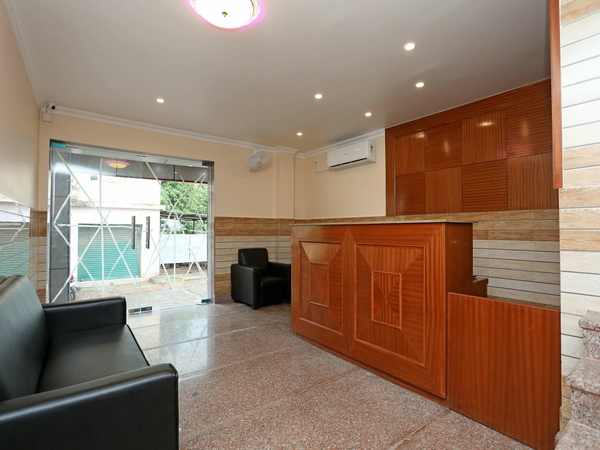 Oyo 13528 Kumud Plaza Hotel Bhubaneswar Bagian luar foto